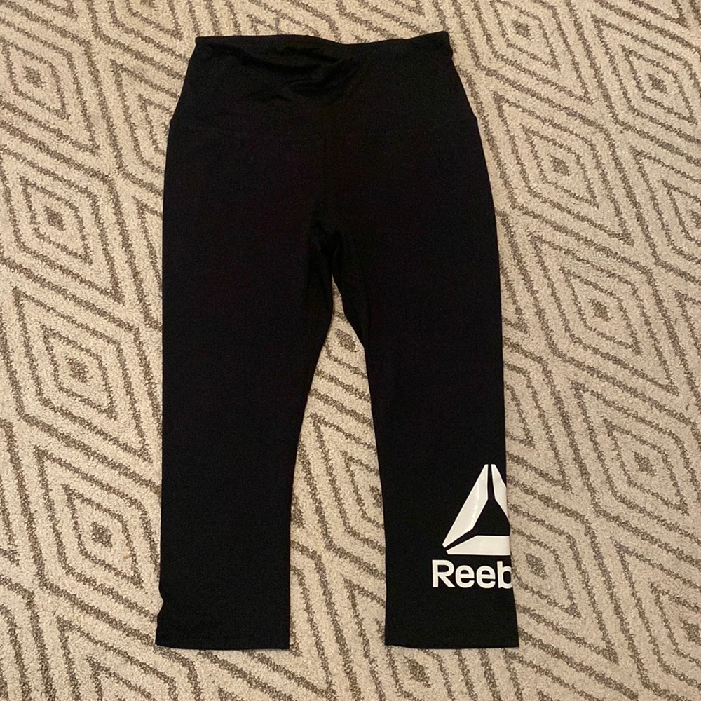 NEW Reebok Capri Leggings. Size Medium